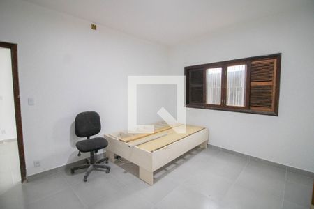 QUARTO 1 de casa à venda com 3 quartos, 400m² em Chora Menino, São Paulo