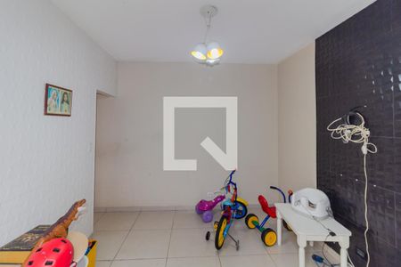 Sala de casa à venda com 4 quartos, 155m² em Capão do Embira, São Paulo