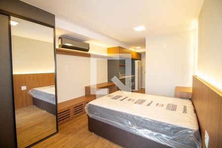 Sala / Quarto - Studio de kitnet/studio para alugar com 1 quarto, 33m² em Vila Cordeiro, São Paulo