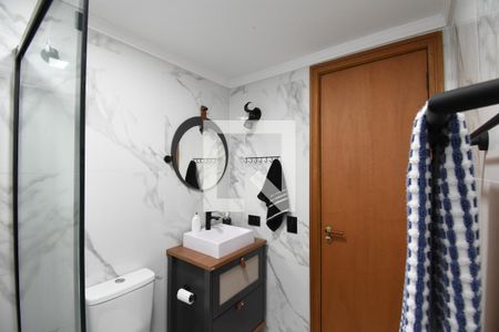Banheiro da Suíte de kitnet/studio para alugar com 1 quarto, 52m² em Batel, Curitiba