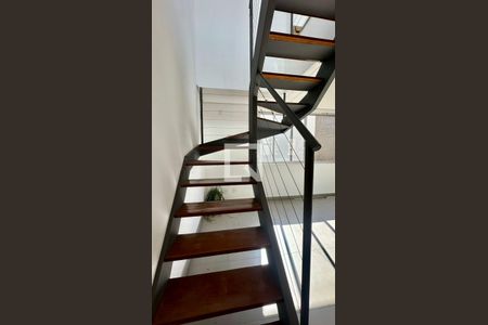 Escadas de apartamento à venda com 3 quartos, 200m² em Carmo, Belo Horizonte