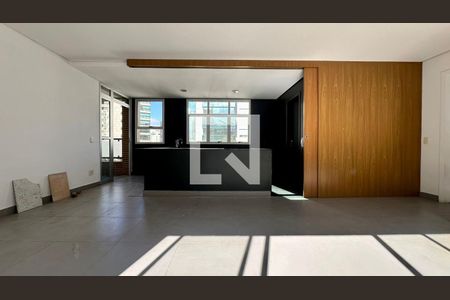 Sala  de apartamento à venda com 3 quartos, 200m² em Carmo, Belo Horizonte