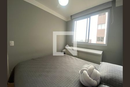 Quarto 2 de apartamento para alugar com 2 quartos, 46m² em Parque Industrial Tomas Edson, São Paulo