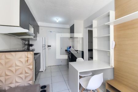 Sala - Cozinha de apartamento para alugar com 2 quartos, 42m² em Colônia (zona Leste), São Paulo