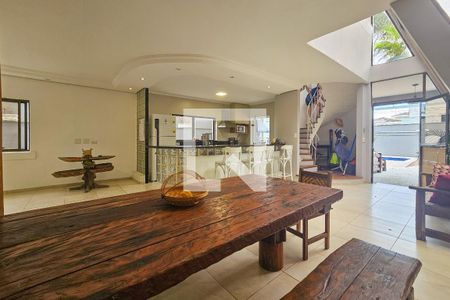 Casa para alugar com 6 quartos, 300m² em Jardim Virginia, Guarujá