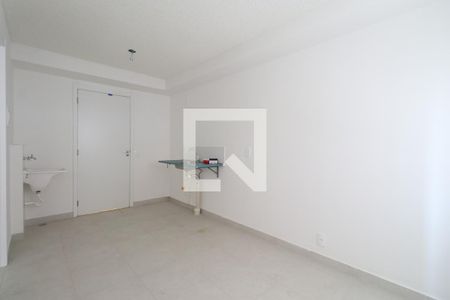 Sala/Cozinha/Área de serviço  de apartamento à venda com 1 quarto, 25m² em Parque Industrial Tomas Edson, São Paulo
