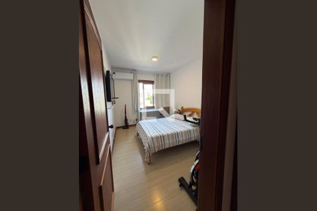 Quarto  de apartamento para alugar com 3 quartos, 105m² em Rio Branco, Porto Alegre