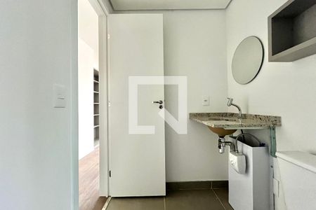 Banheiro de kitnet/studio para alugar com 1 quarto, 28m² em Vila Clementino, São Paulo