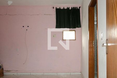 Quarto de casa para alugar com 2 quartos, 70m² em Viga, Nova Iguaçu