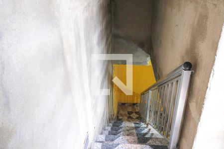 Escada terraço de casa para alugar com 2 quartos, 70m² em Viga, Nova Iguaçu