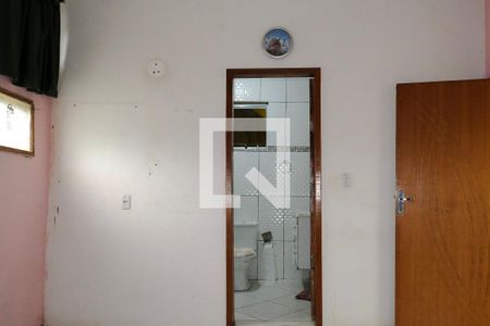 Quarto de casa para alugar com 2 quartos, 70m² em Viga, Nova Iguaçu