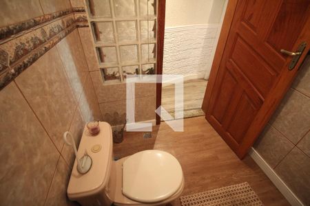 Banheiro 1 de casa à venda com 3 quartos, 274m² em Conjunto Ademar Maldonado, Belo Horizonte