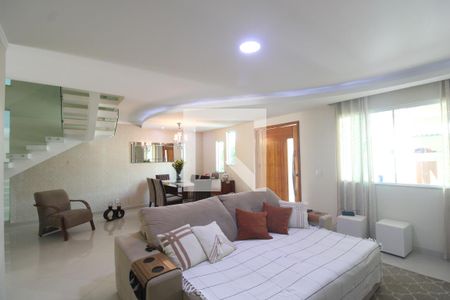 Sala de casa de condomínio à venda com 3 quartos, 250m² em Jacarepaguá, Rio de Janeiro