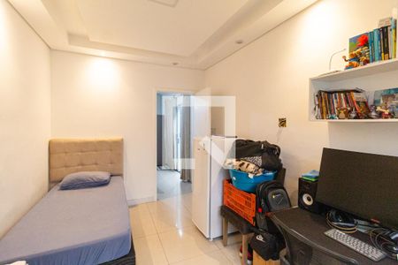 Quarto 1 de casa para alugar com 5 quartos, 400m² em Jardim D’angelo, Carapicuíba