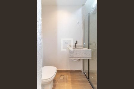 Banheiro de casa para alugar com 1 quarto, 40m² em Santo Amaro, São Paulo