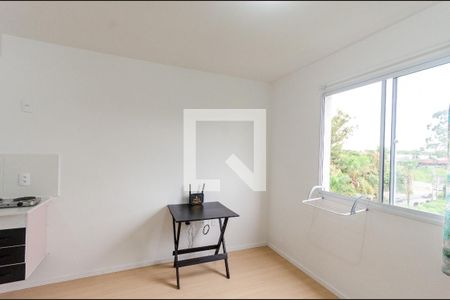Sala/Quarto de kitnet/studio para alugar com 1 quarto, 18m² em Jardim Jaragua, São Paulo