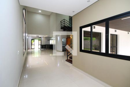 Hall de entrada de casa de condomínio para alugar com 4 quartos, 340m² em Rio Cotia, Cotia