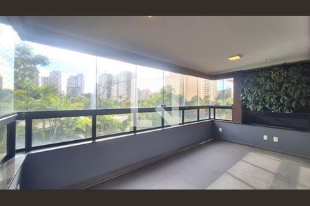 Varanda  de apartamento à venda com 3 quartos, 187m² em Vila Romana, São Paulo