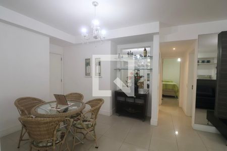 Sala de apartamento para alugar com 2 quartos, 97m² em Vila Alzira, Guarujá