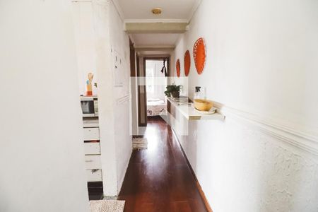 Corredor de apartamento à venda com 2 quartos, 52m² em Vila Vitorio Mazzei, São Paulo