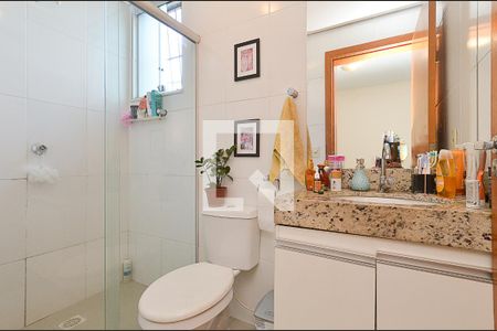 Banheiro Suíte de apartamento à venda com 2 quartos, 110m² em Cachoeirinha, Belo Horizonte