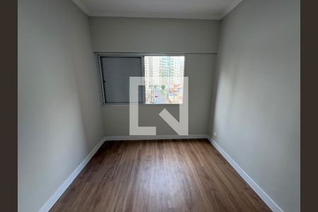 Quarto de apartamento à venda com 1 quarto, 54m² em Cambuí, Campinas