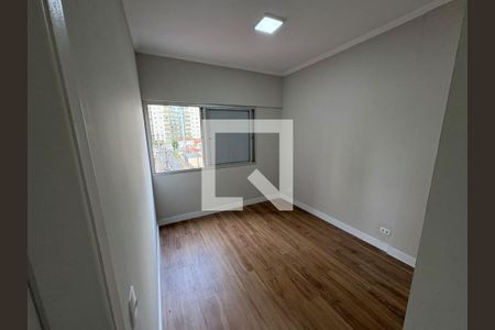 Quarto de apartamento à venda com 1 quarto, 54m² em Cambuí, Campinas