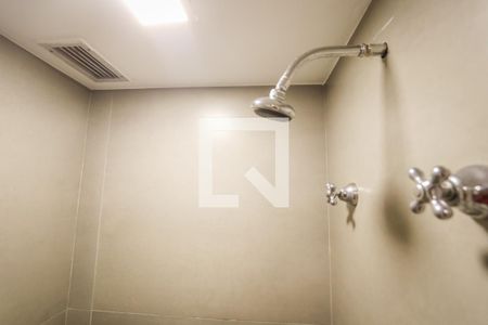 Banheiro de kitnet/studio para alugar com 1 quarto, 34m² em Cerqueira César, São Paulo