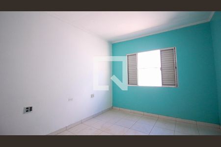 Quarto 2 de casa para alugar com 2 quartos, 120m² em Vila Ema, São Paulo