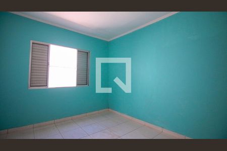Quarto 2 de casa para alugar com 2 quartos, 120m² em Vila Ema, São Paulo