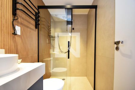 Banheiro de kitnet/studio à venda com 1 quarto, 25m² em Pinheiros, São Paulo