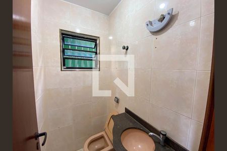 Lavabo de casa para alugar com 5 quartos, 160m² em Parque Ipe, São Paulo