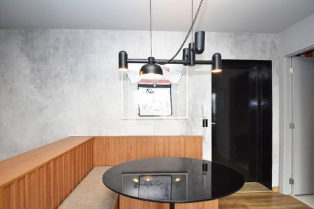 Sala de jantar de apartamento à venda com 1 quarto, 56m² em Vila Madalena, São Paulo