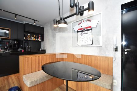Sala de jantar de apartamento à venda com 1 quarto, 56m² em Vila Madalena, São Paulo