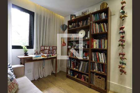 Quarto de apartamento à venda com 2 quartos, 75m² em Vila Andrade, São Paulo