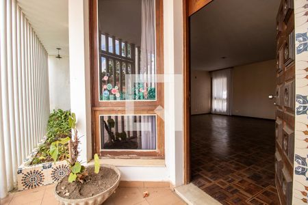 Detalhe de casa para alugar com 5 quartos, 218m² em Santa Quiteria, Curitiba