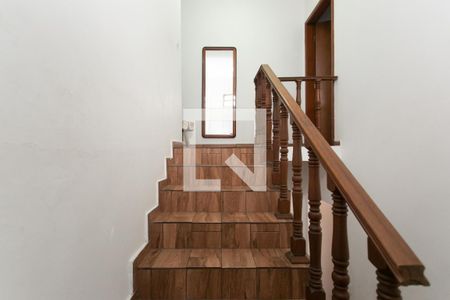 Escada  de casa à venda com 3 quartos, 176m² em Parque Cruzeiro do Sul, São Paulo