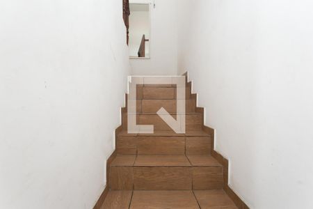 Escada  de casa à venda com 3 quartos, 180m² em Parque Cruzeiro do Sul, São Paulo