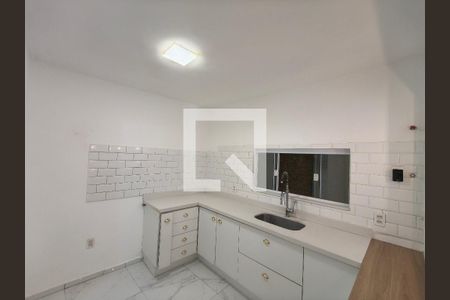 Cozinha de apartamento para alugar com 1 quarto, 75m² em Curicica, Rio de Janeiro
