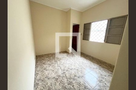 Quarto de casa à venda com 3 quartos, 250m² em Vila Romero, São Paulo