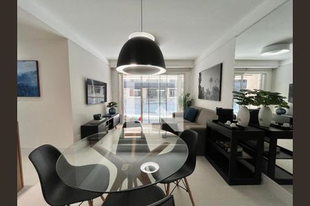 Sala/cozinha de apartamento para alugar com 2 quartos, 65m² em Gávea, Rio de Janeiro