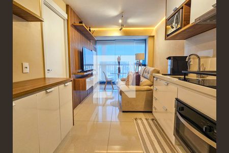 Sala/Cozinha de apartamento à venda com 1 quarto, 28m² em Brooklin, São Paulo