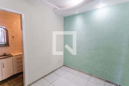 Suíte de apartamento à venda com 4 quartos, 70m² em Sagrada Família, Belo Horizonte