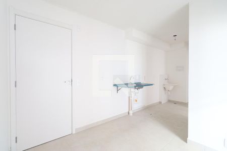 Sala/Cozinha/Área de serviço  de apartamento à venda com 2 quartos, 33m² em Parque Industrial Tomas Edson, São Paulo