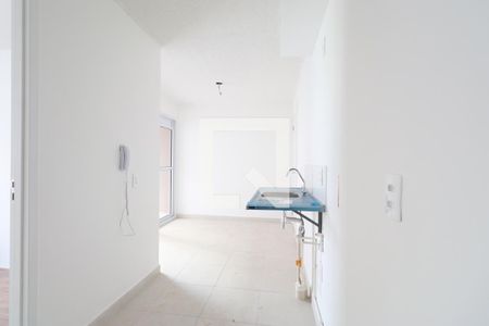 Sala/Cozinha/Área de serviço  de apartamento à venda com 2 quartos, 33m² em Parque Industrial Tomas Edson, São Paulo
