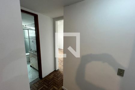 Corredor de apartamento à venda com 3 quartos, 100m² em Jardim Guanabara, Rio de Janeiro