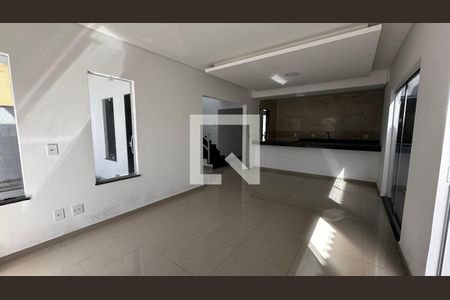 Sala de casa para alugar com 3 quartos, 250m² em Recreio dos Bandeirantes, Rio de Janeiro