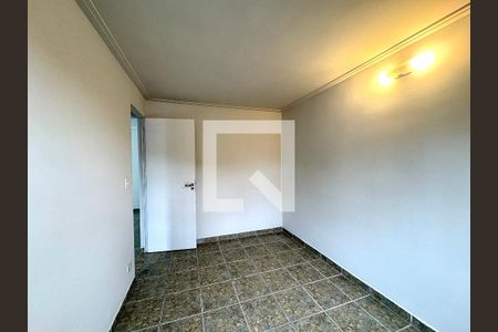 Quarto 1 de apartamento para alugar com 2 quartos, 55m² em Jardim Pinheiros, São Paulo
