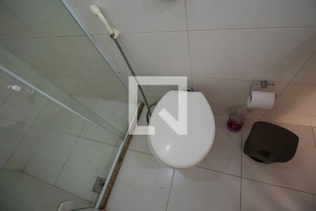Banheiro de casa de condomínio à venda com 1 quarto, 34m² em Irajá, Rio de Janeiro