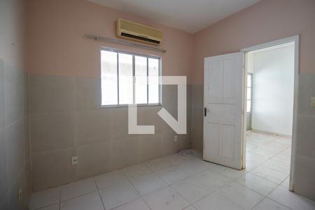 Quarto de casa de condomínio à venda com 1 quarto, 34m² em Irajá, Rio de Janeiro